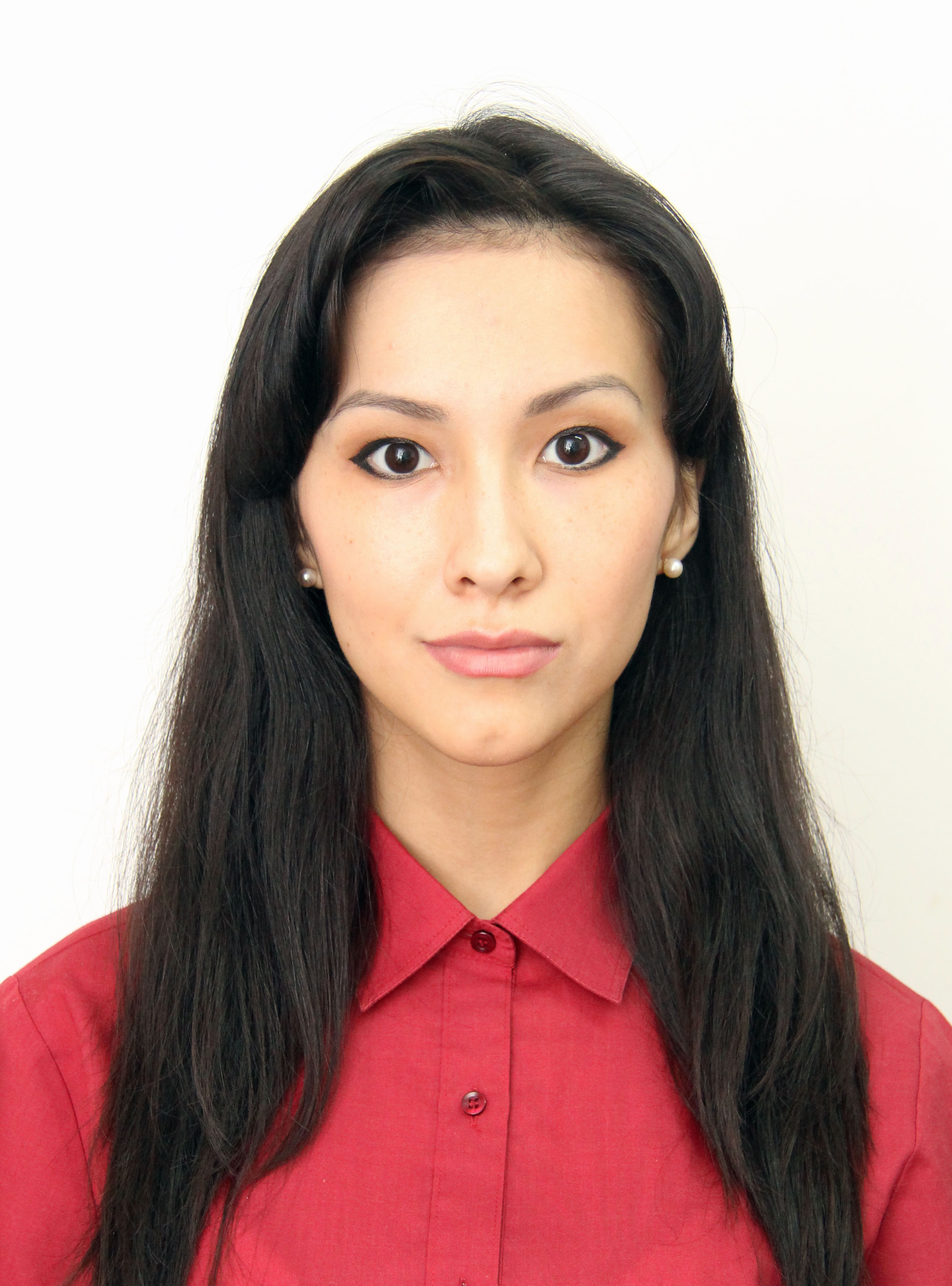 Элинора Искакова